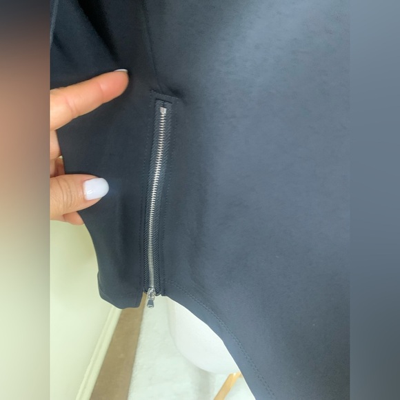 Women's Black Top - Picture 3 of 9